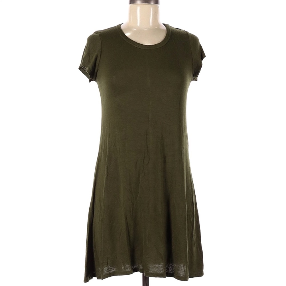 Like new olive green short dress 👗